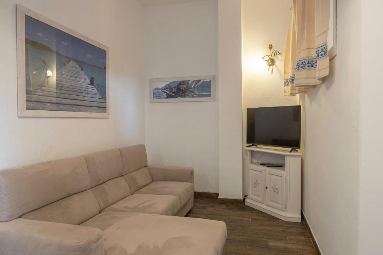 Orso Residence Palau Bagian luar foto